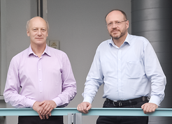 Prof. Hans-Jürgen Butt (le.), and Prof. Kurt Kremer