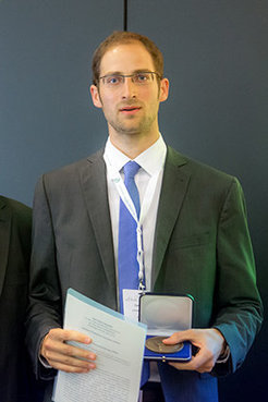 Der Preisträger der Otto-Hahn-Medaille und früherer Doktorand am MPI-P, Dr. Carl Pölking.